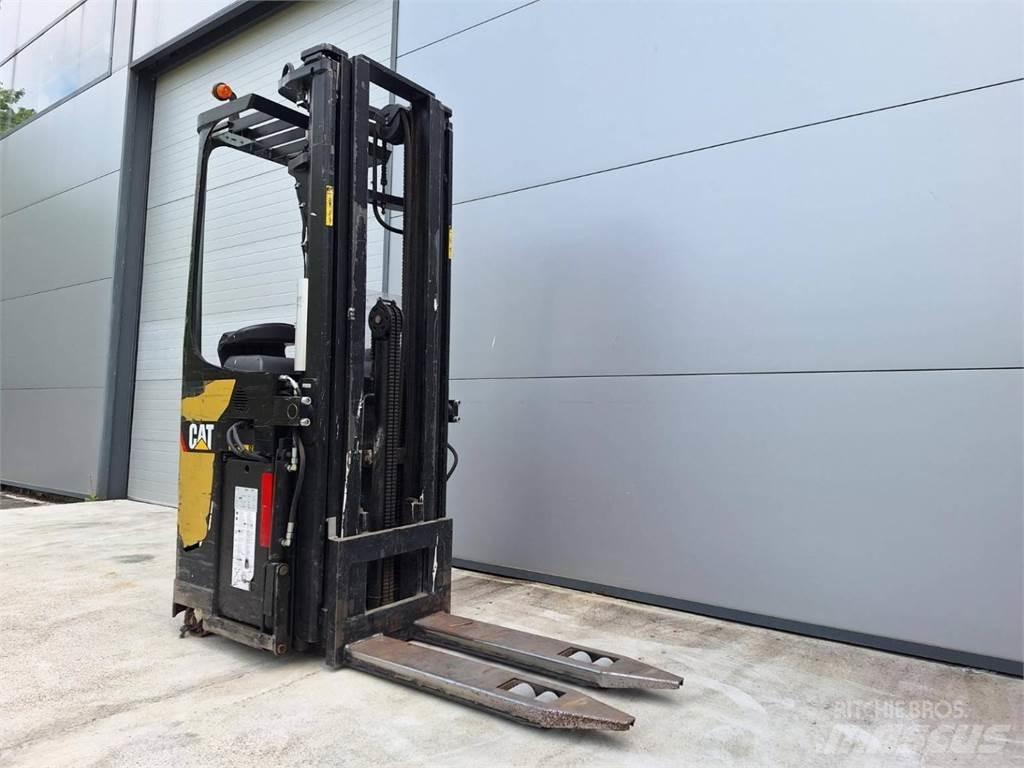 CAT NSR20N 自走式堆積機