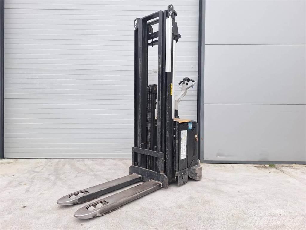 CAT NSV16Ni 行走控制式堆積機