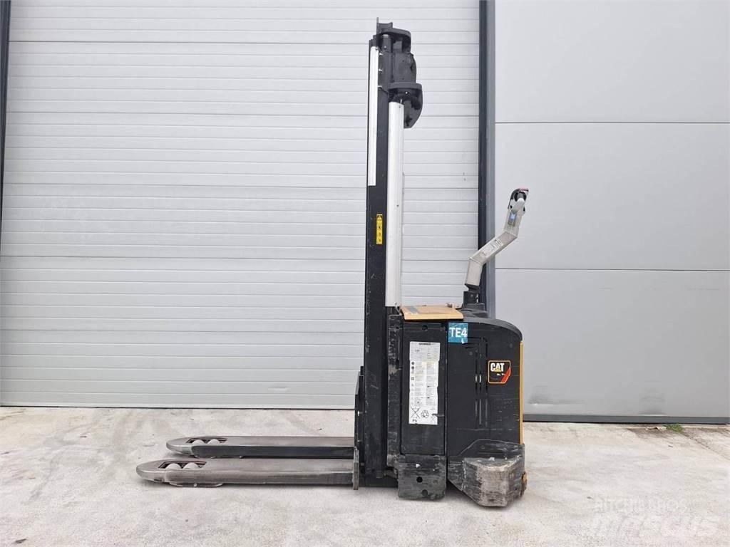 CAT NSV16Ni 行走控制式堆積機