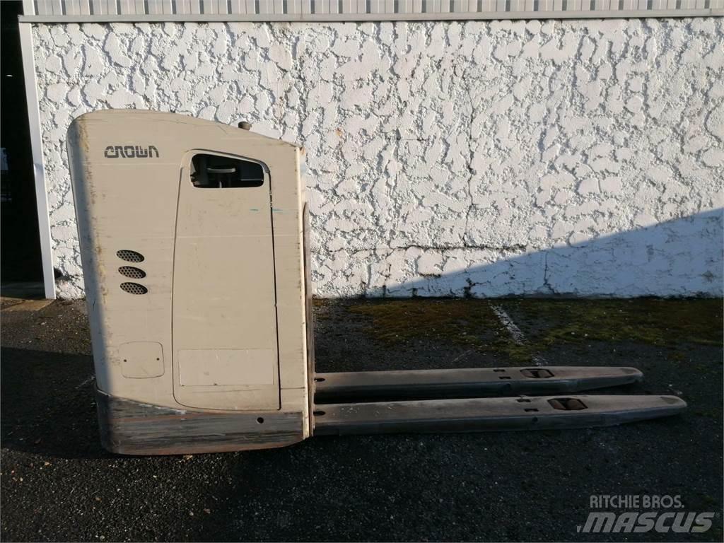 Crown RT4000 自走式堆積機