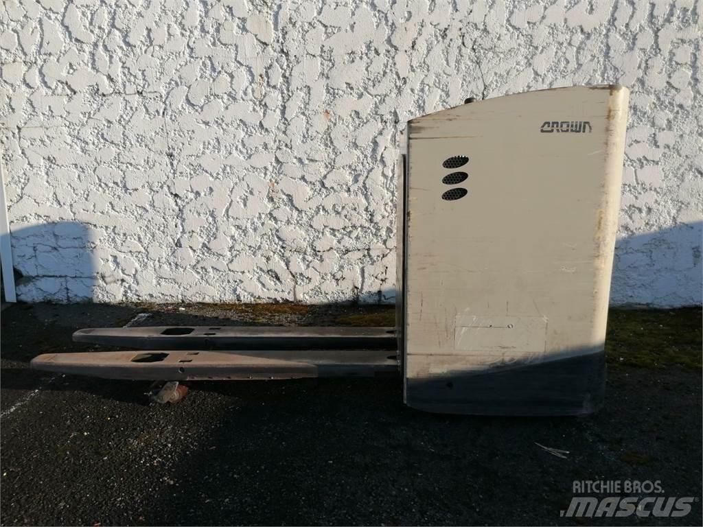 Crown RT4000 自走式堆積機