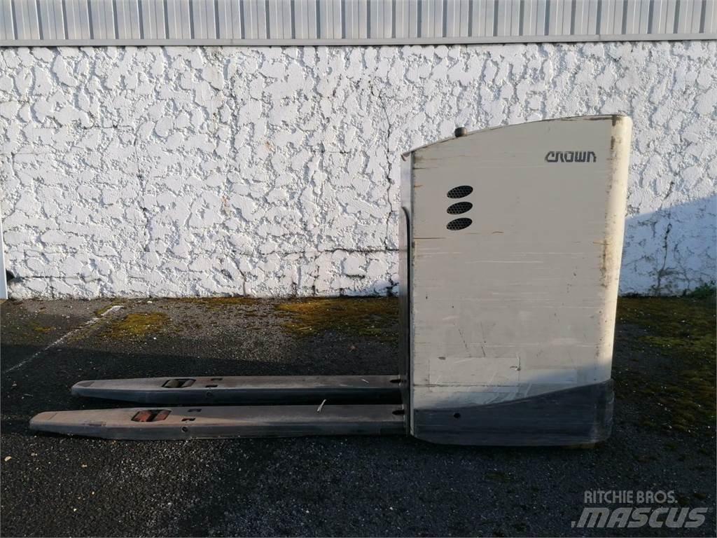 Crown RT4000 自走式堆積機