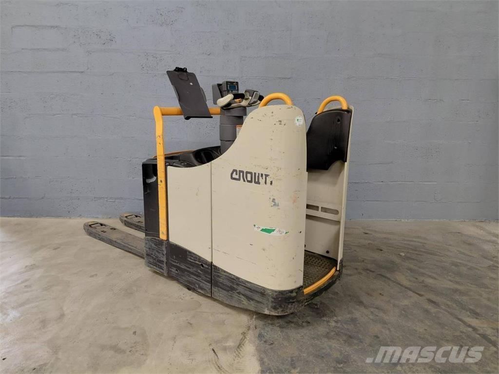 Crown WT3040 自走式堆積機