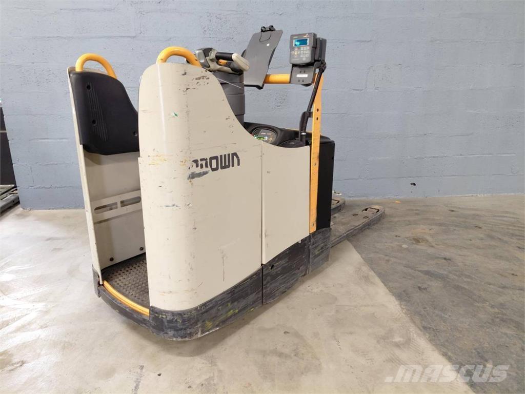 Crown WT3040 自走式堆積機