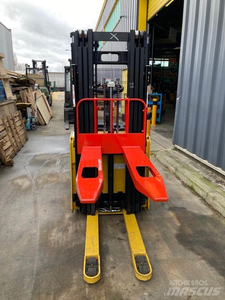 Yale MS12X 手拉式油壓拖板車