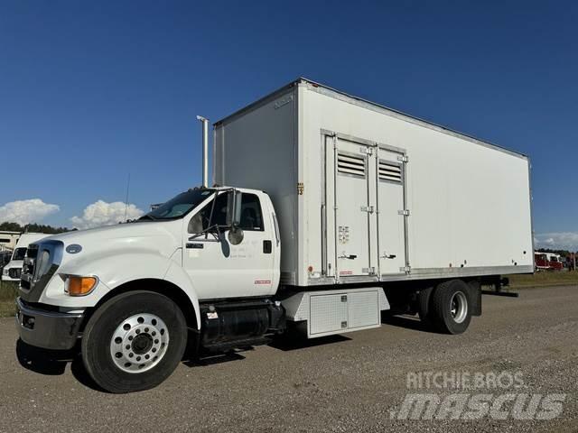 Ford F750 廢棄物撕碎機