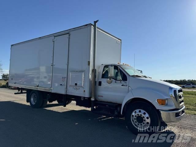 Ford F750 廢棄物撕碎機