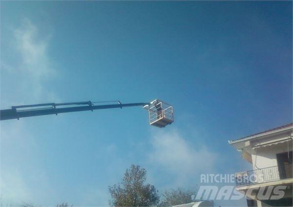 Ferrari  卡車裝載高空作業車