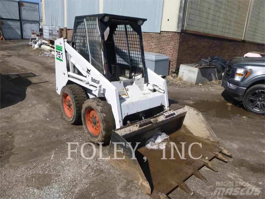 Bobcat 743B 滑移轉向裝載機