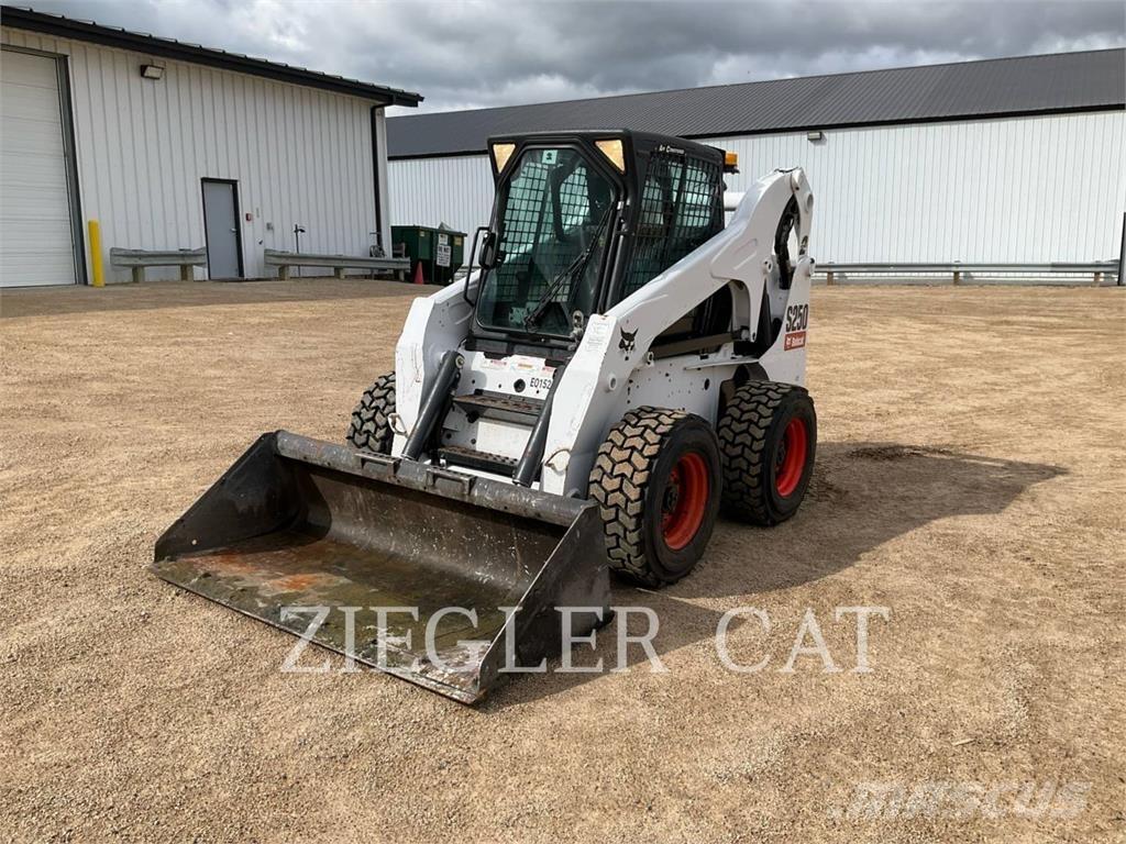 Bobcat S250 滑移轉向裝載機