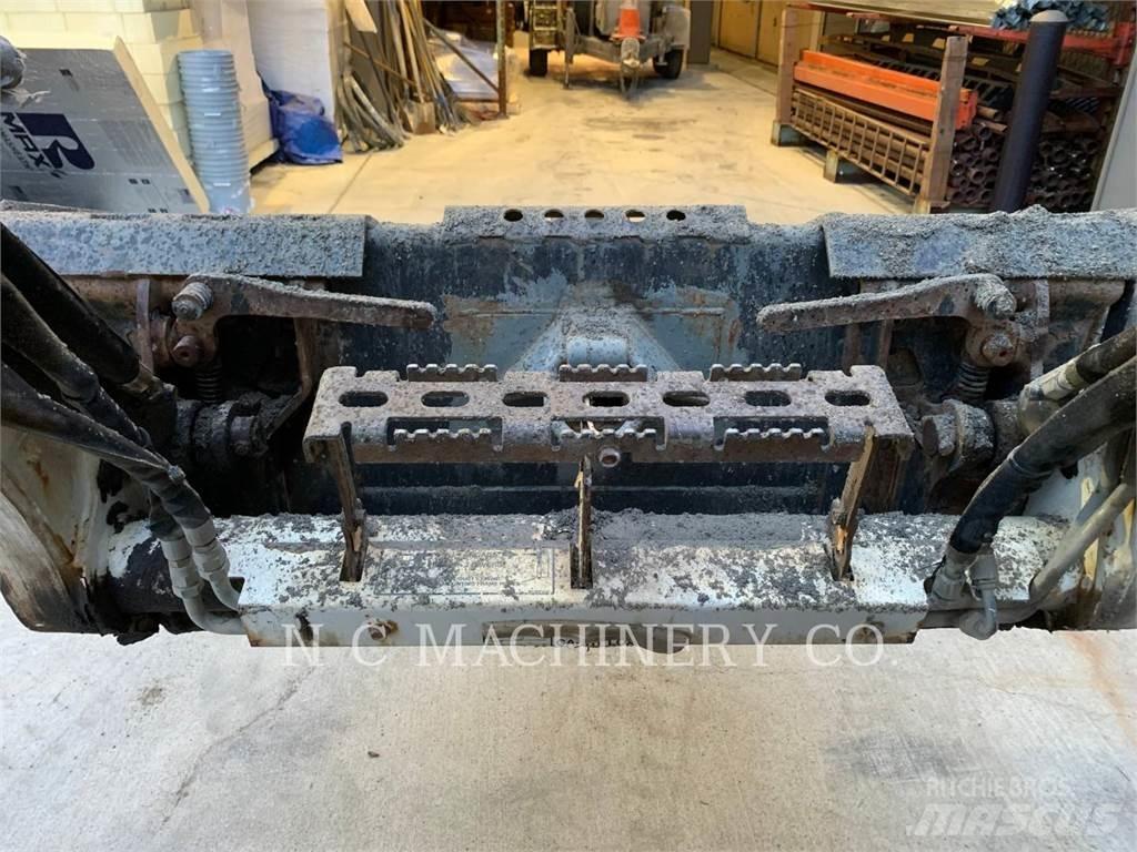 Bobcat S450 滑移轉向裝載機