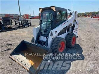 Bobcat S590 滑移轉向裝載機