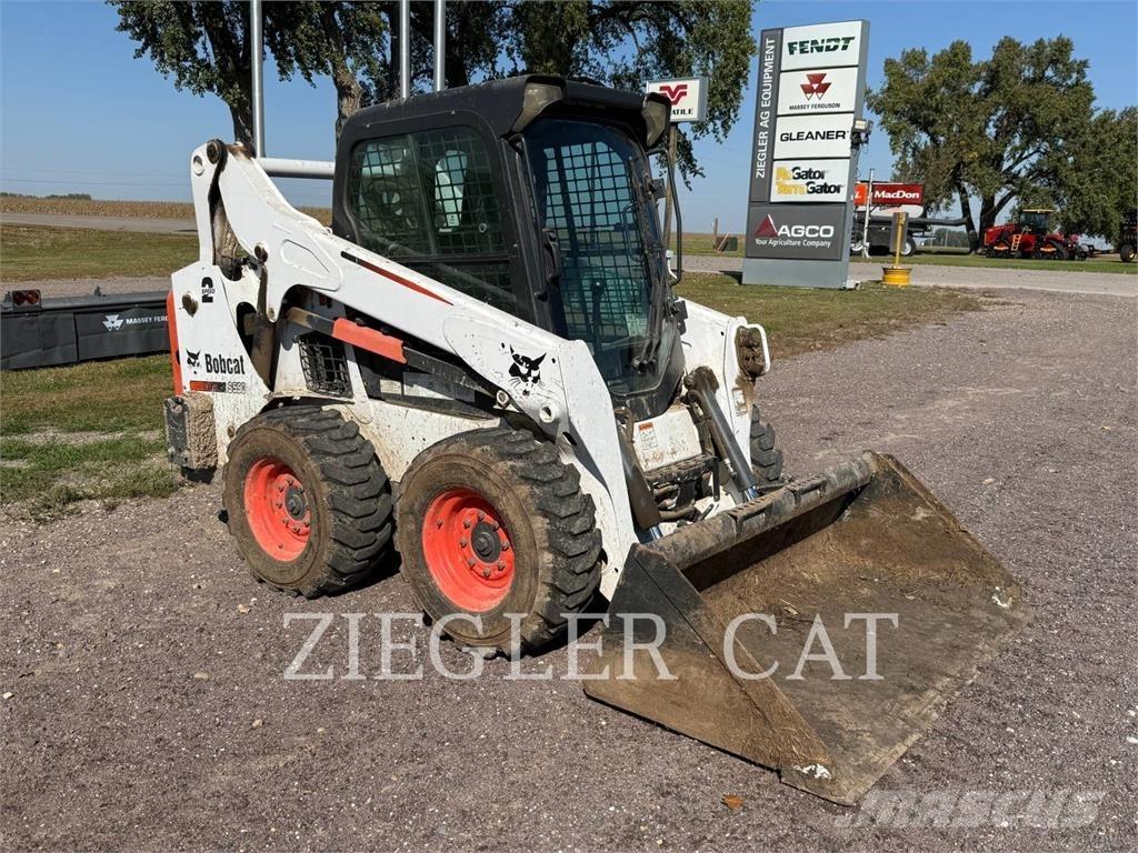 Bobcat S590 滑移轉向裝載機