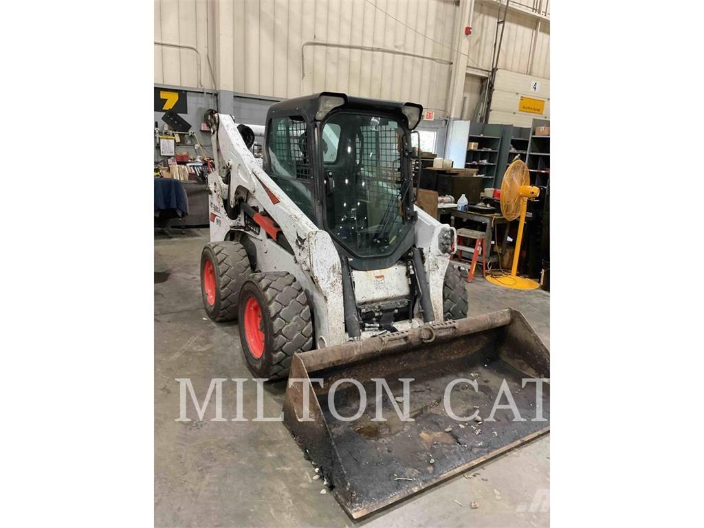 Bobcat S740 滑移轉向裝載機