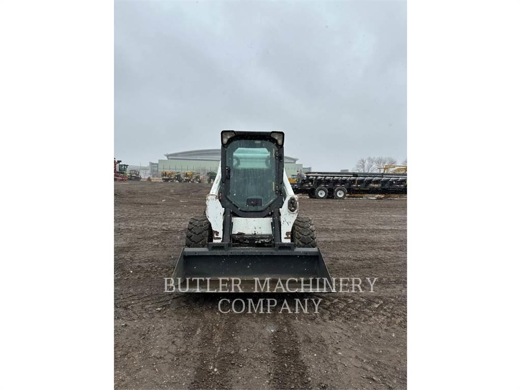 Bobcat S750 滑移轉向裝載機