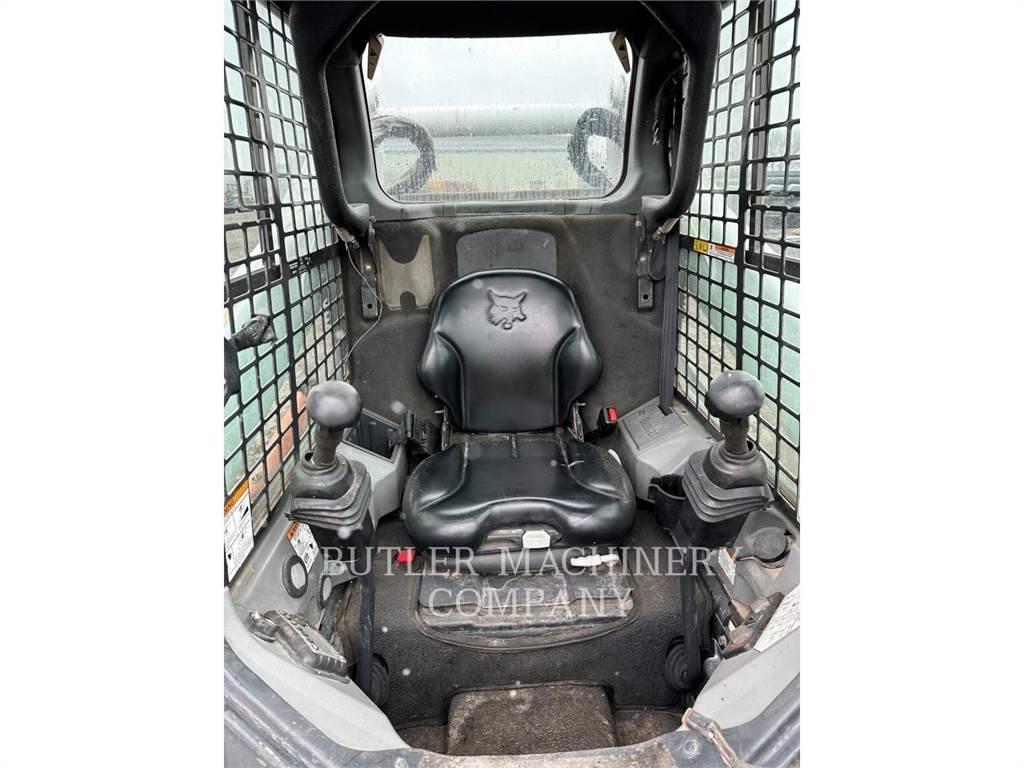 Bobcat S750 滑移轉向裝載機