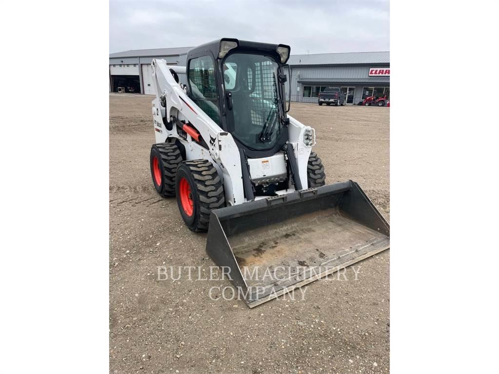 Bobcat S750 滑移轉向裝載機