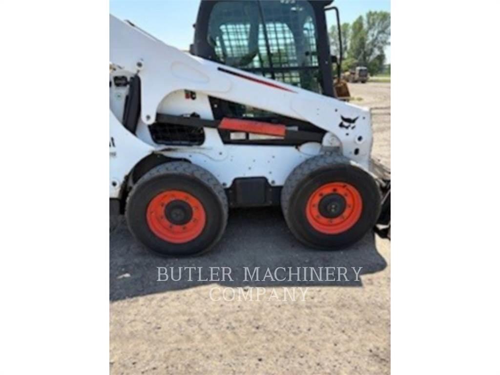 Bobcat S770 滑移轉向裝載機