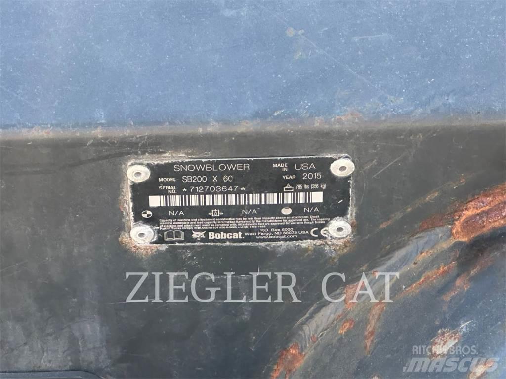 Bobcat SB200 滑移轉向裝載機