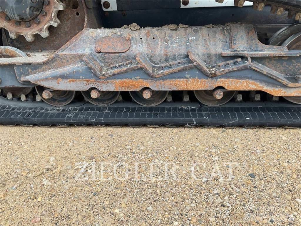 Bobcat T630 推土機