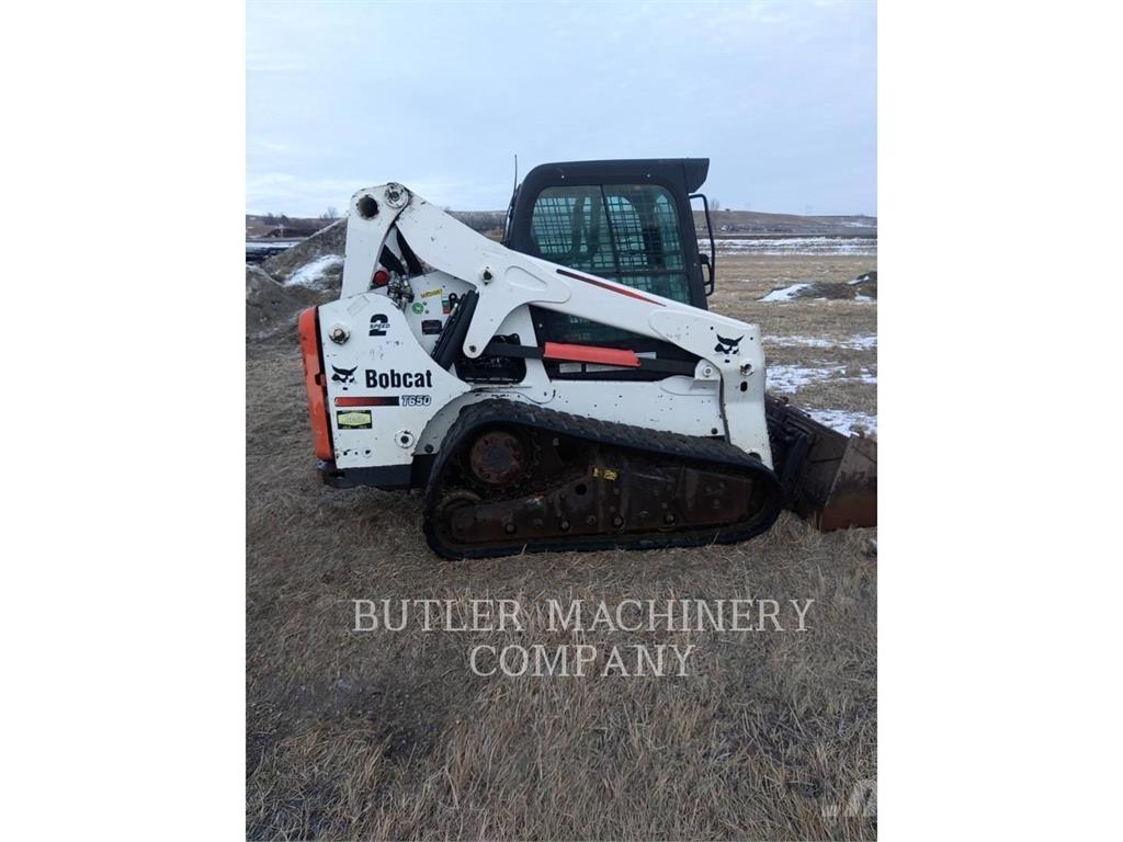 Bobcat T650 推土機