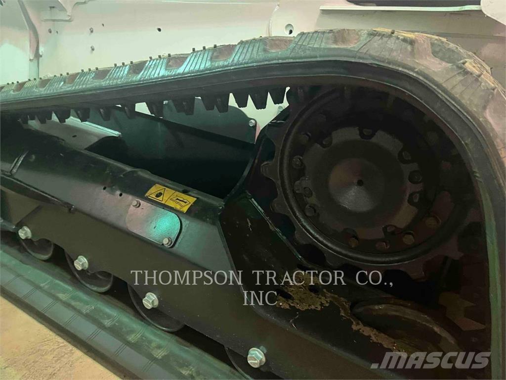 Bobcat T650 推土機