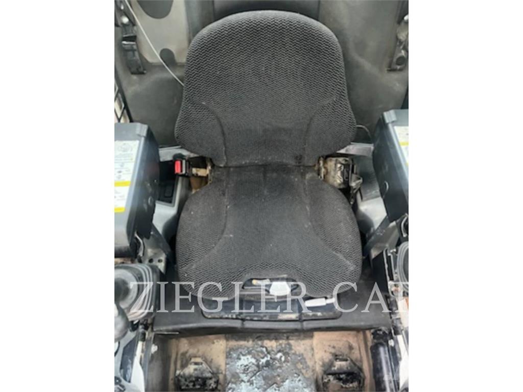 Bobcat T770 推土機