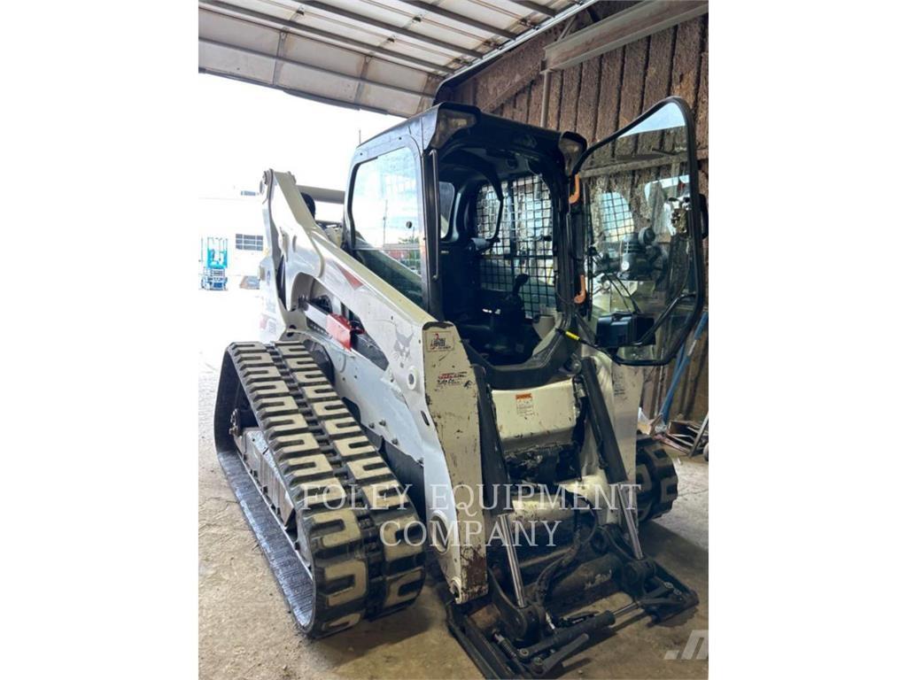 Bobcat T870 滑移轉向裝載機