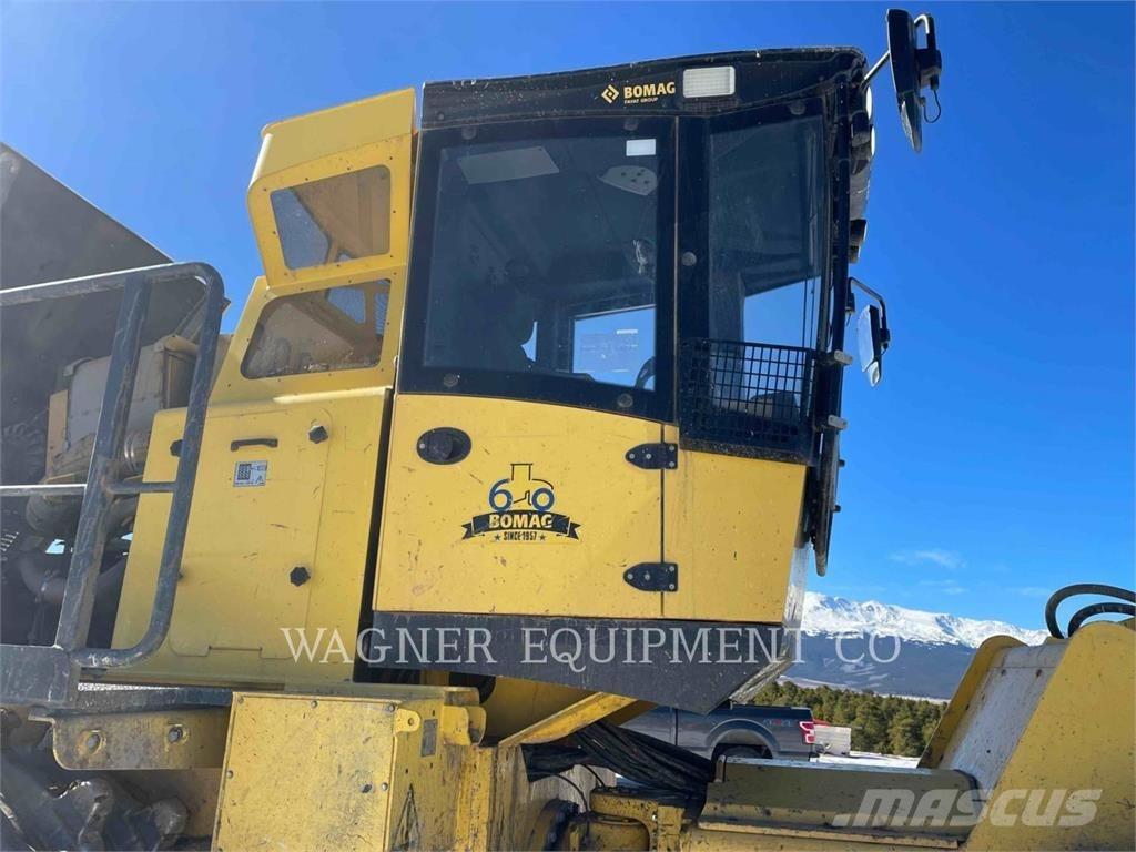 Bomag BC573RB-4 土壤壓實機