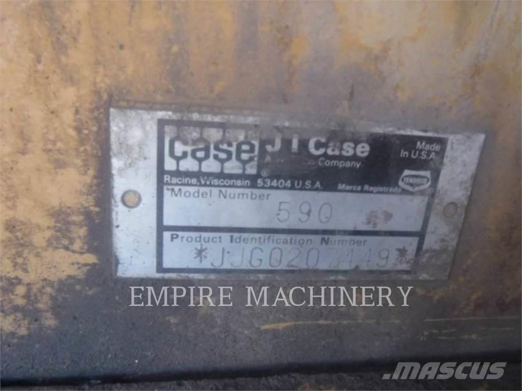 CASE 590 反鏟裝載機