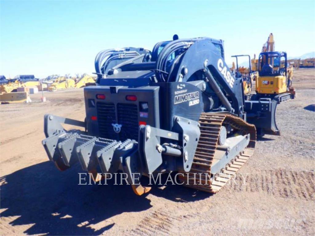 CASE DL550 滑移轉向裝載機