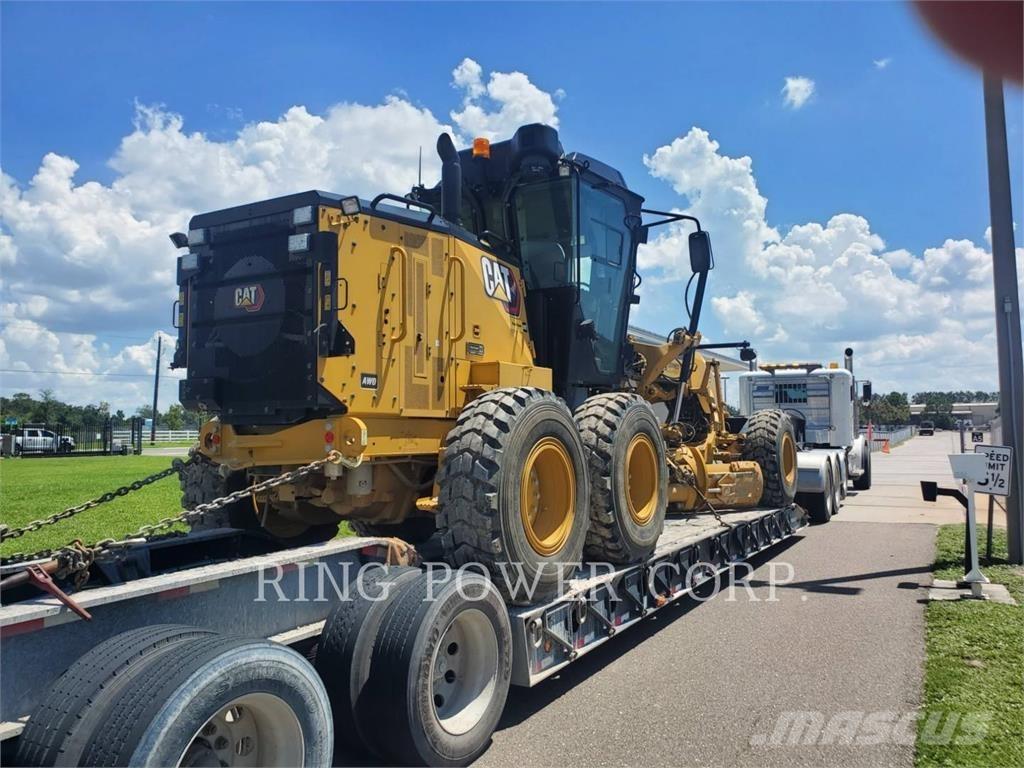 CAT 120 AWD CS 平土機