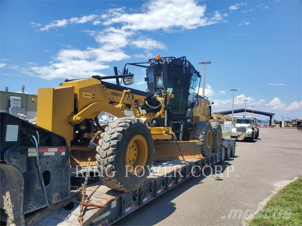 CAT 120 AWD CS 平土機
