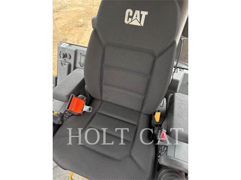 CAT 120 JOY 平土機