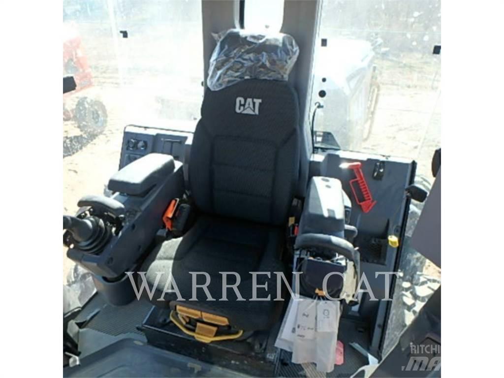 CAT 120 JY 平土機