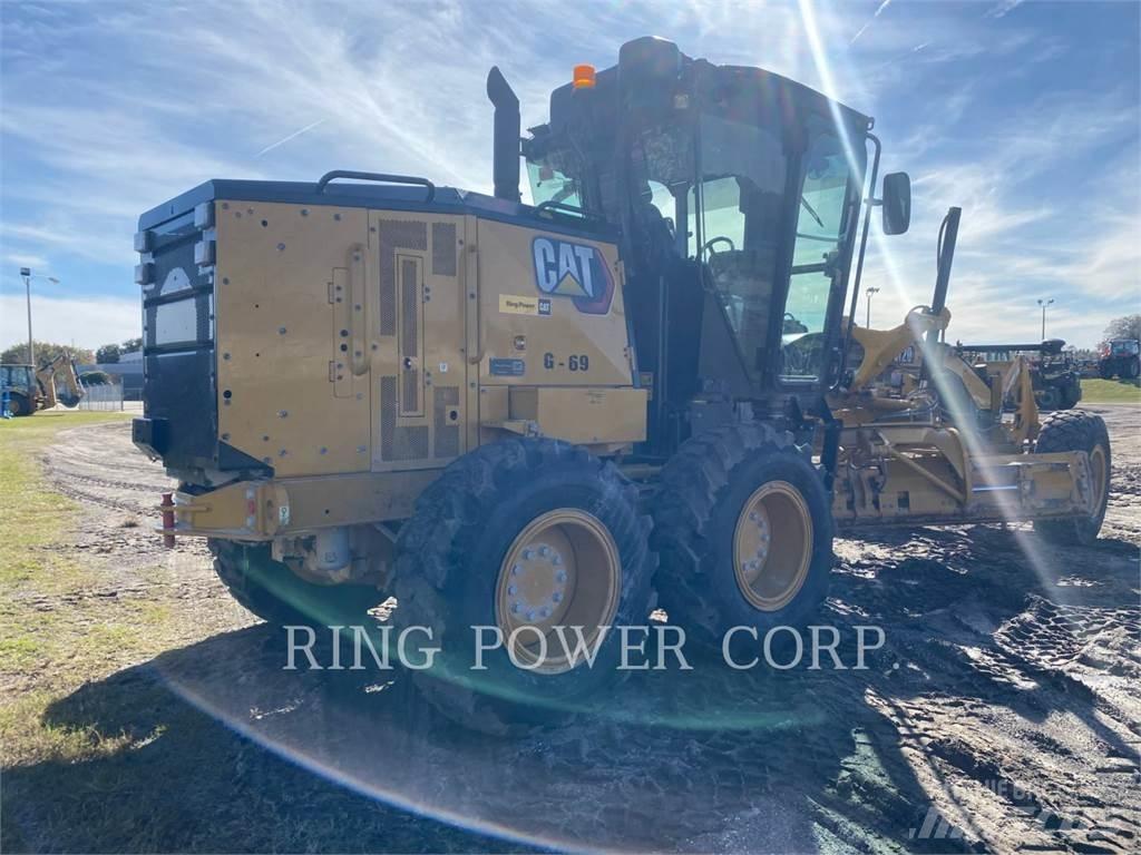 CAT 120 LVR 平土機
