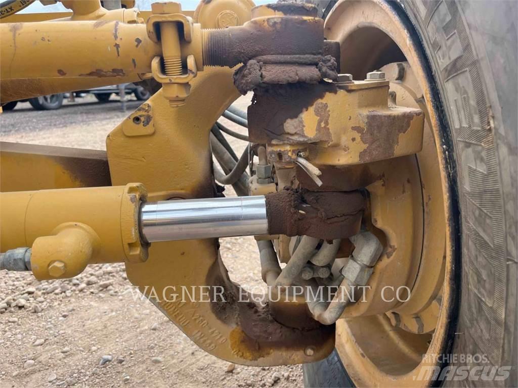 CAT 120M AWD 平土機