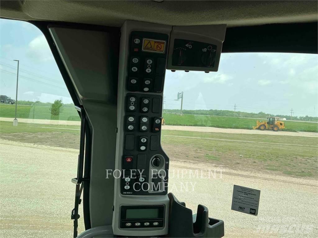 CAT 120M2AWD 平土機