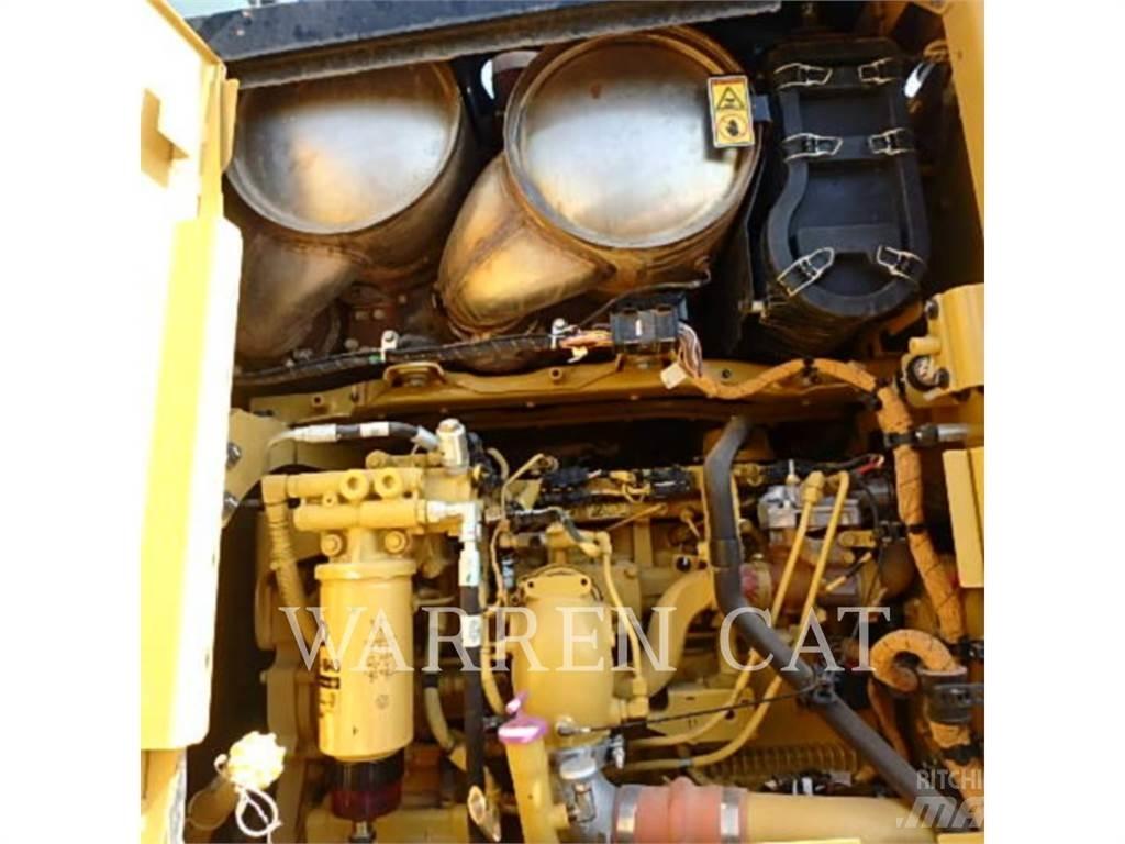 CAT 12M3 平土機