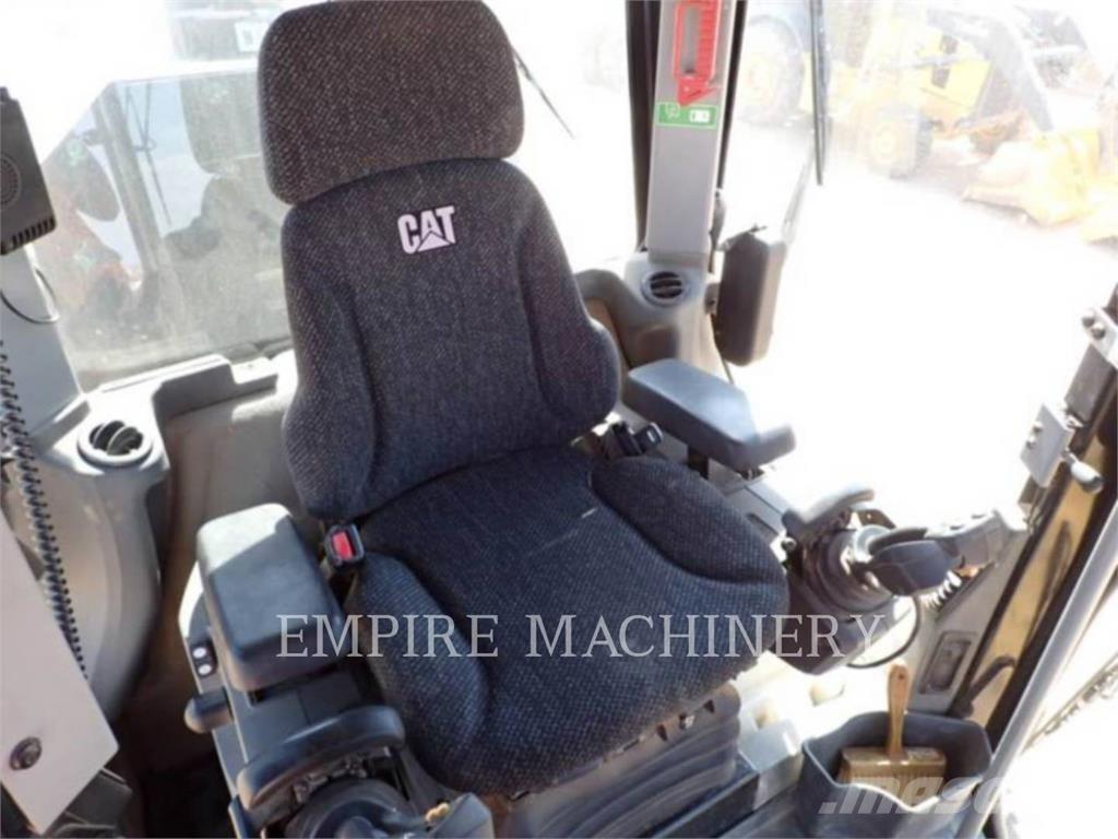 CAT 12M3 平土機