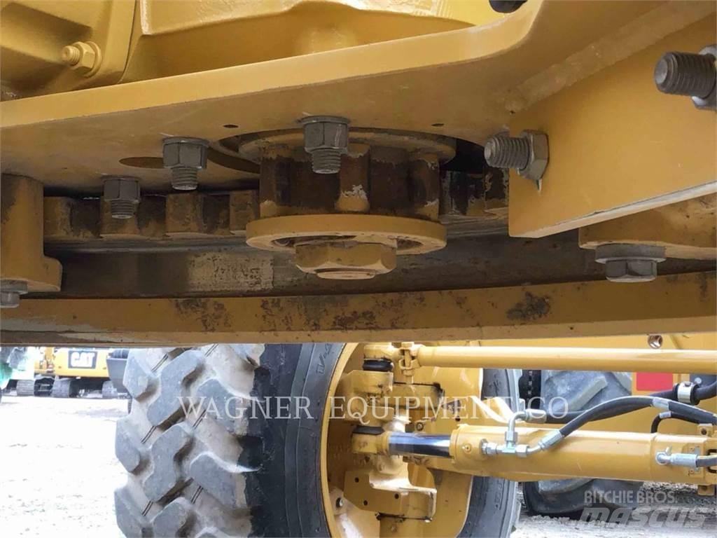 CAT 12M3 平土機