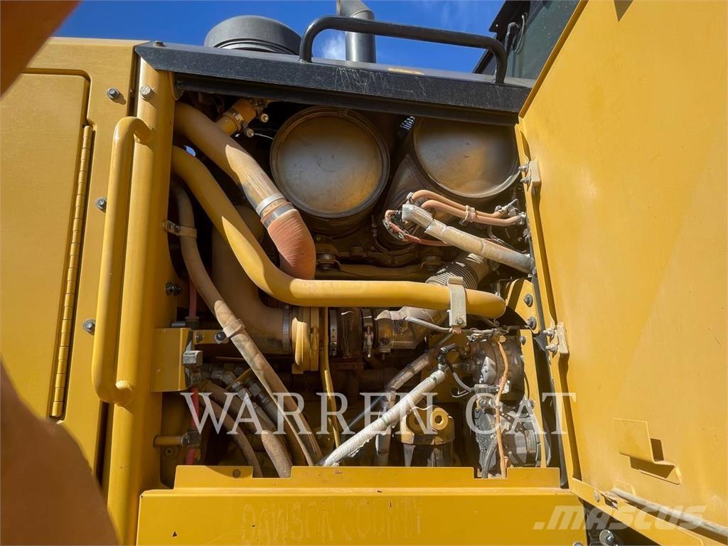 CAT 12M3 AWD 平土機