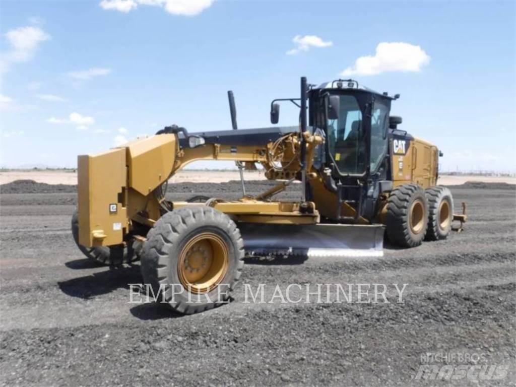 CAT 12M3 TR 平土機