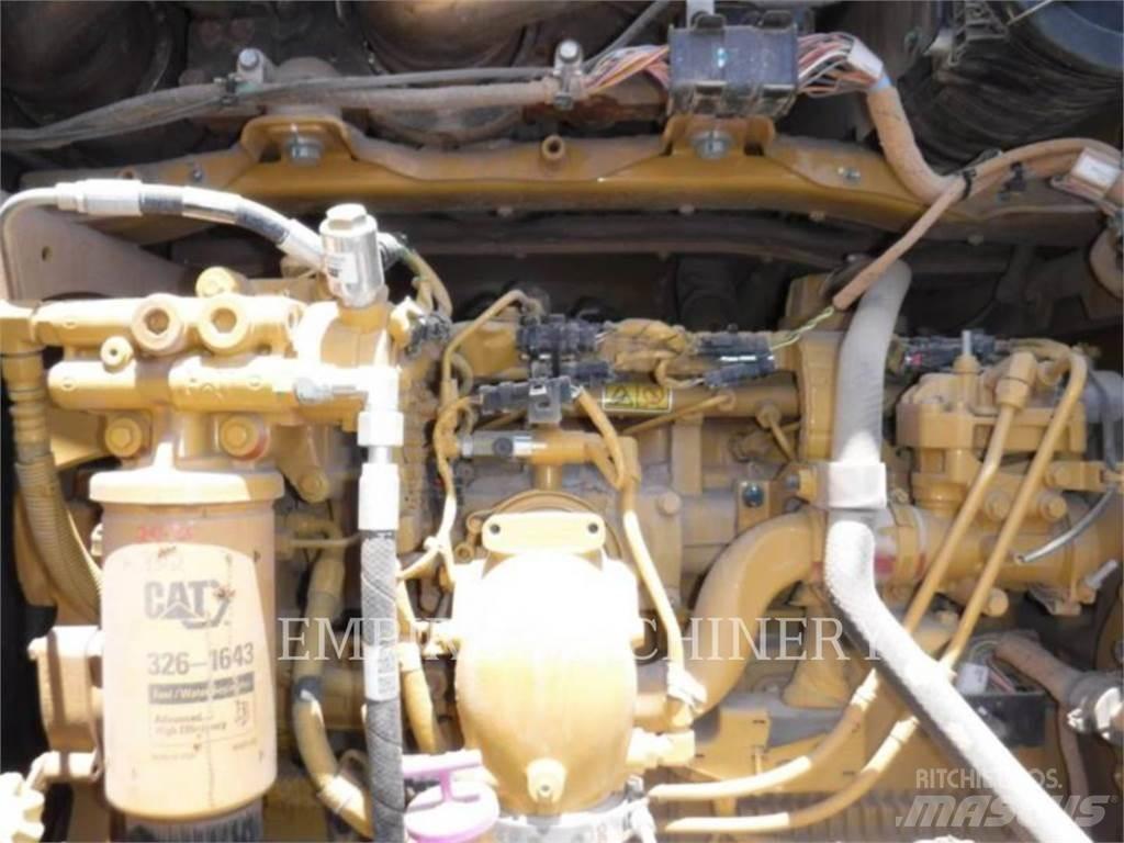 CAT 12M3 TR 平土機