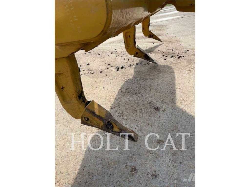 CAT 140 平土機