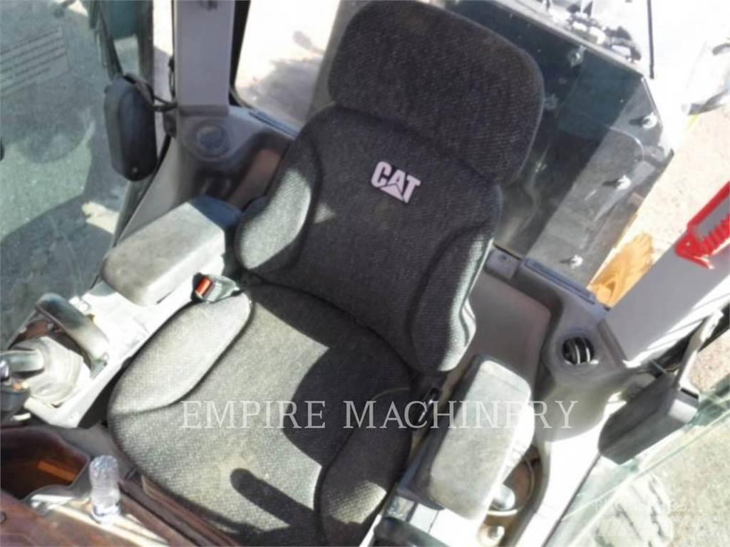 CAT 140-15 平土機