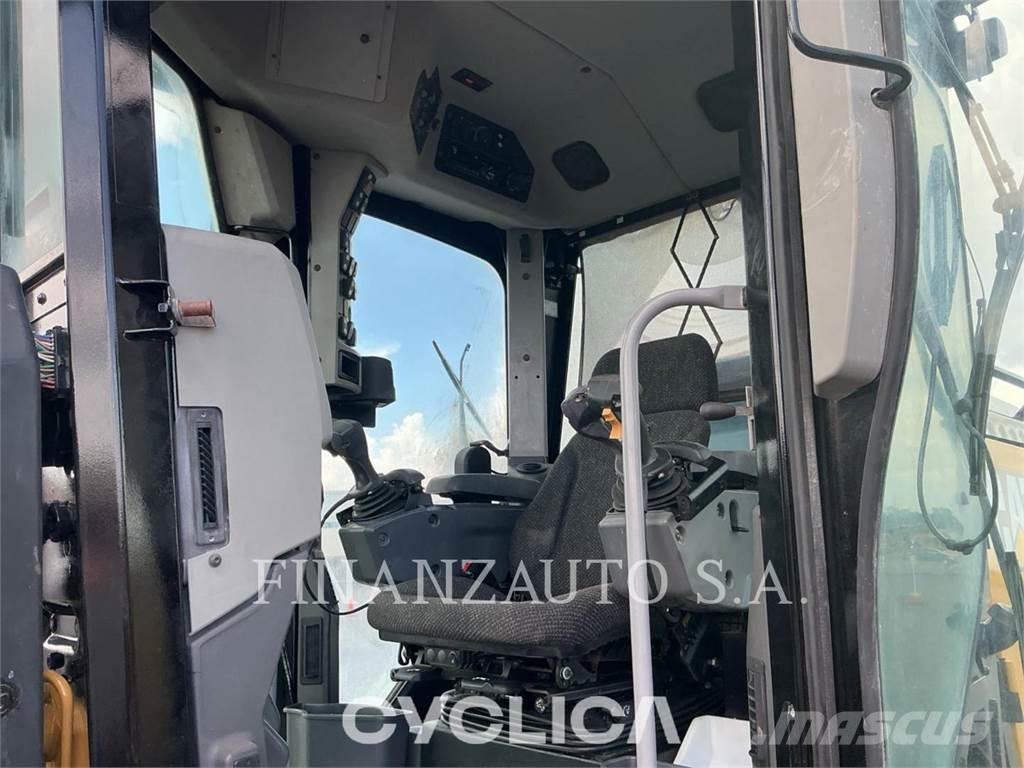 CAT 140-15 平土機