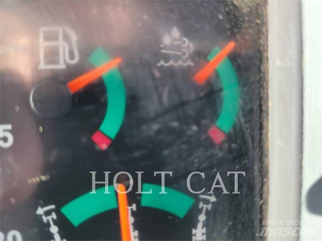 CAT 140 AWD 平土機