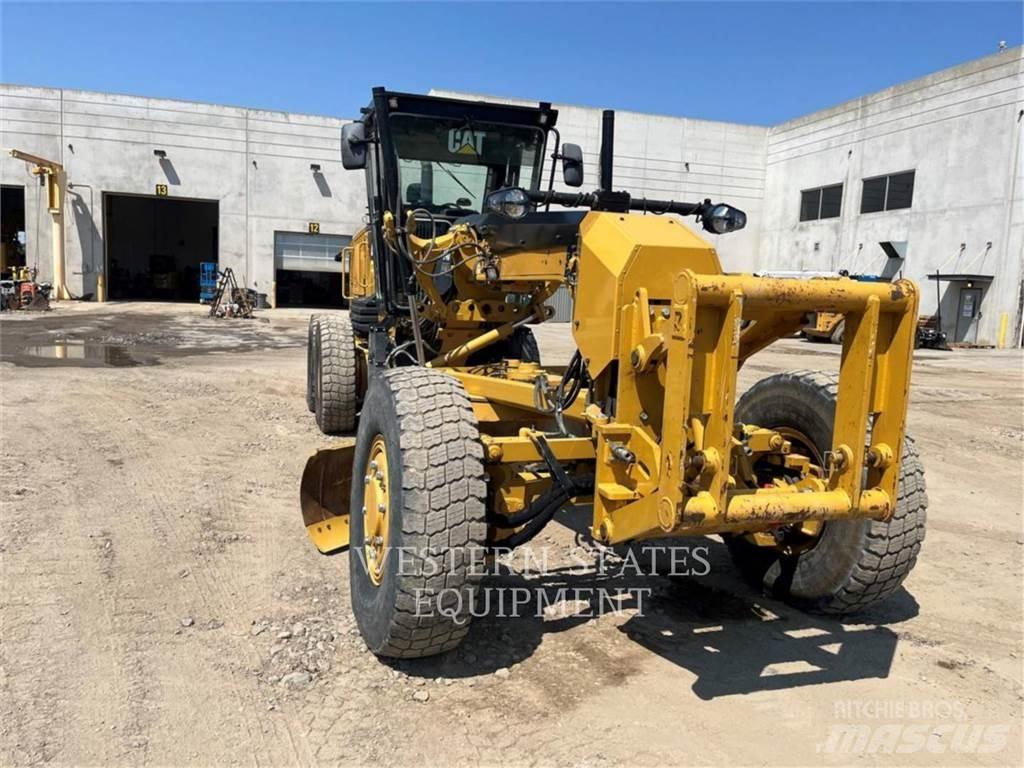 CAT 140 AWD 平土機