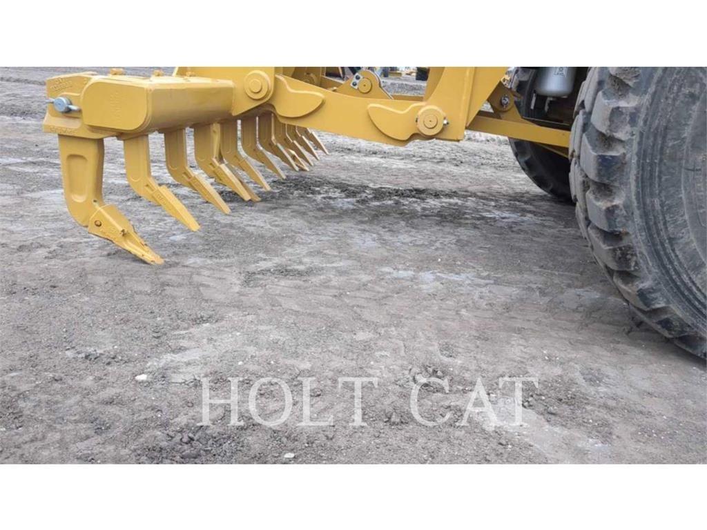 CAT 140 AWD 平土機